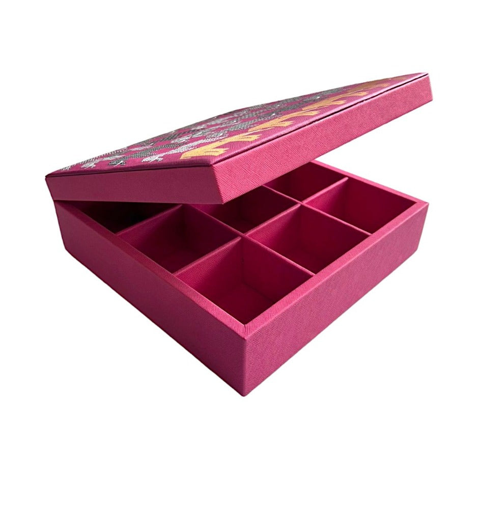 CAJA DE TE 9 FORRO MAGENTA PEDRO FRIEDEBERG