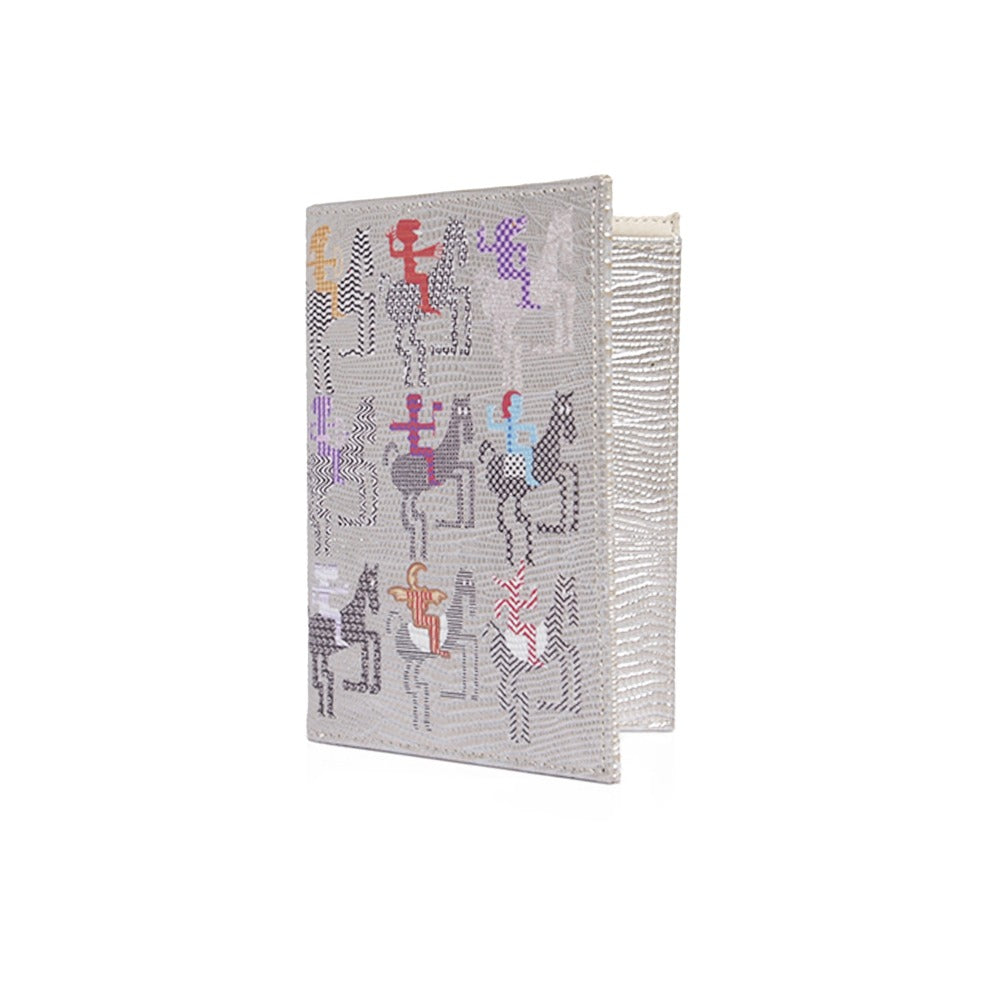 PORTA PASAPORTE Y VISA TEJUS PLATA BEIGE PEDRO FRIDEBERG